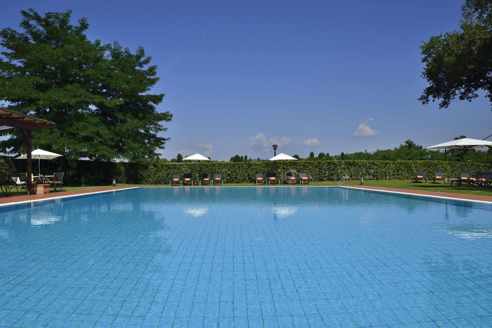 Unahotels Poggio Dei Medici Toscana Scarperia Eksteriør bilde